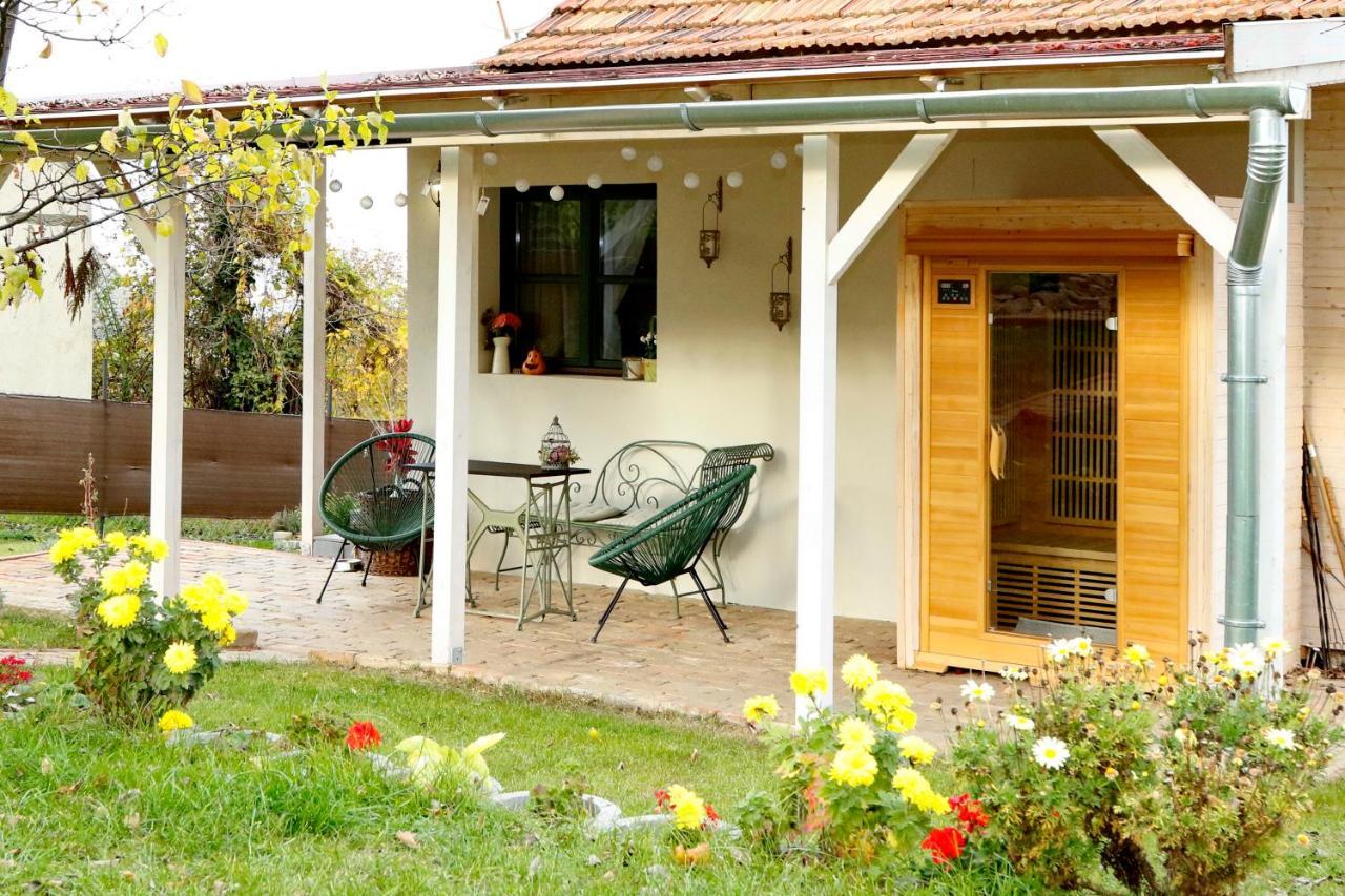 Villa Smaragd Doba Exterior foto