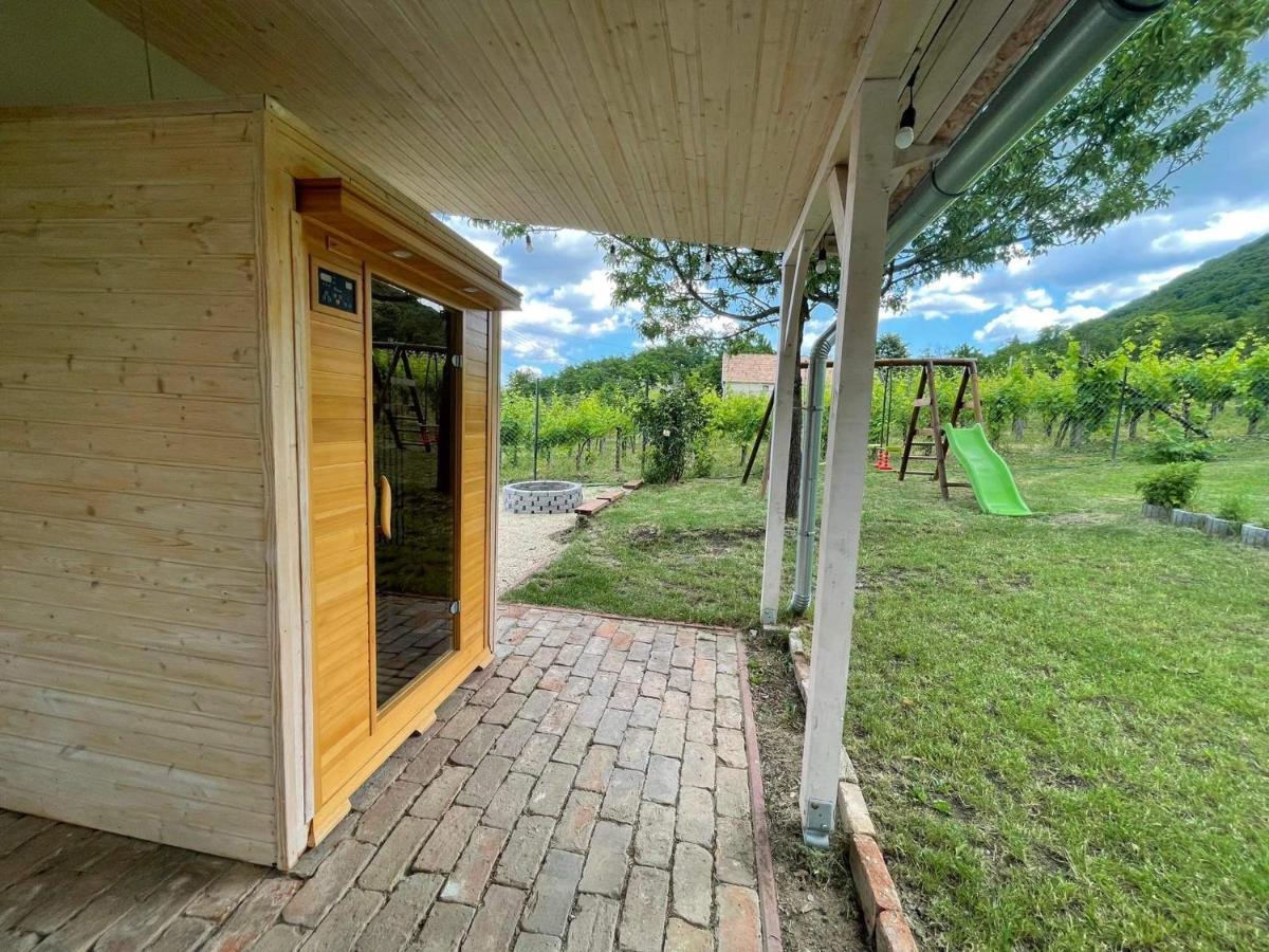 Villa Smaragd Doba Exterior foto