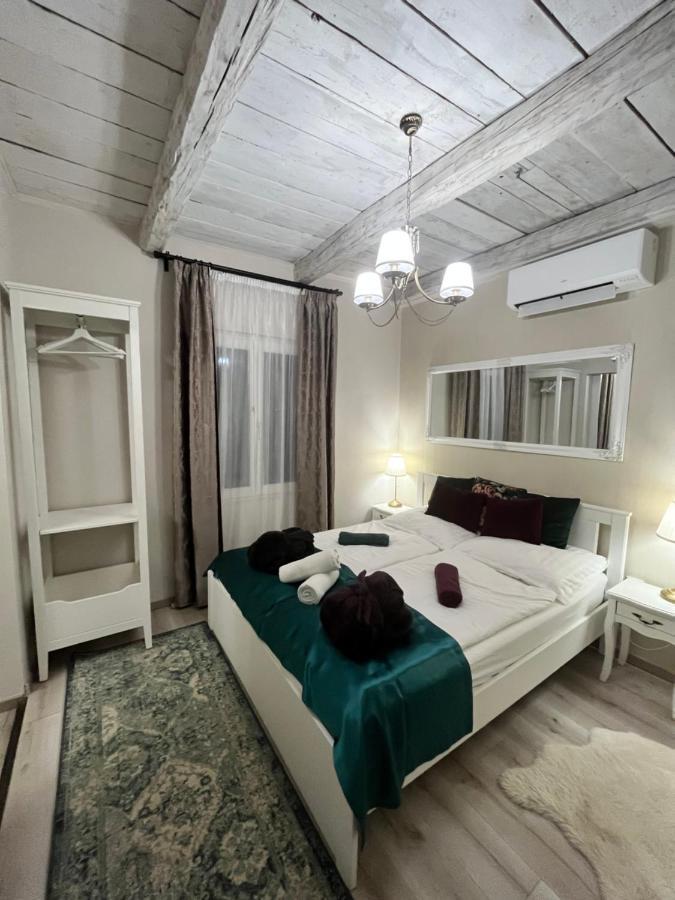 Villa Smaragd Doba Exterior foto