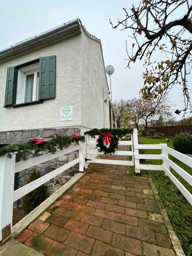 Villa Smaragd Doba Exterior foto